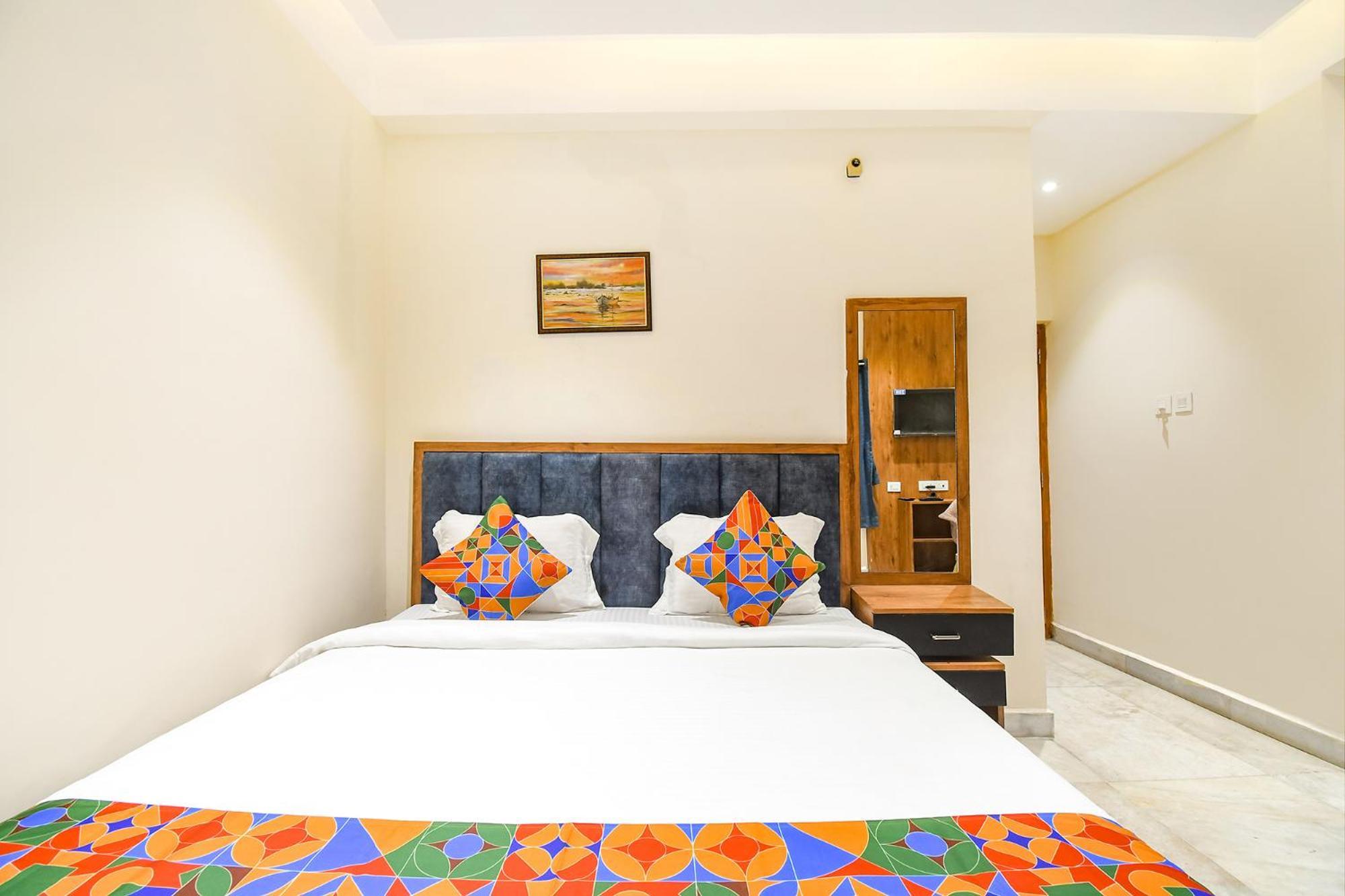Fabhotel Prime The Golden Plaza - Nr Tarapith Temple Екстер'єр фото