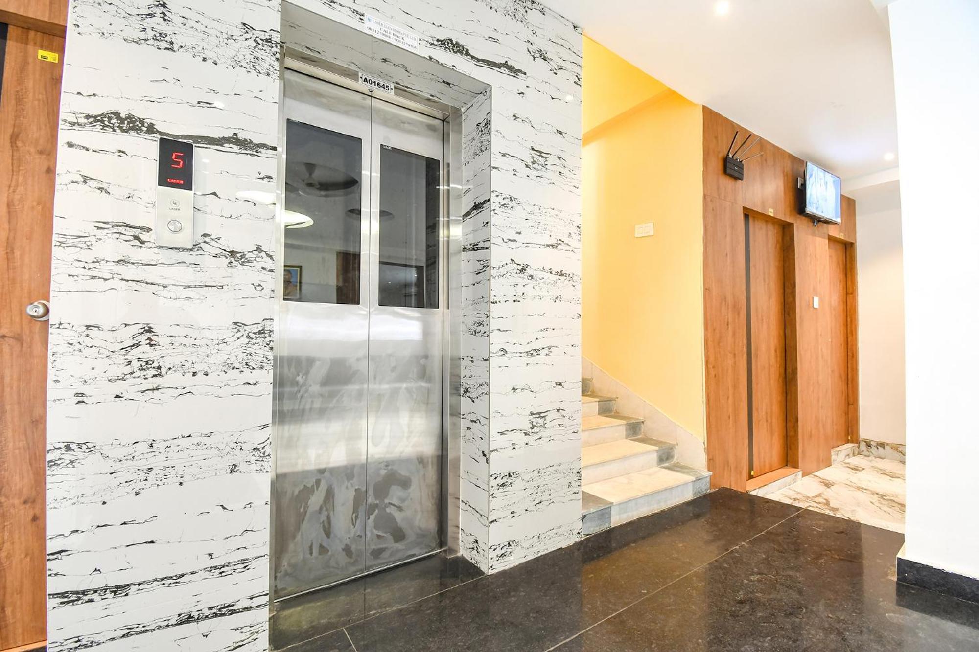Fabhotel Prime The Golden Plaza - Nr Tarapith Temple Екстер'єр фото